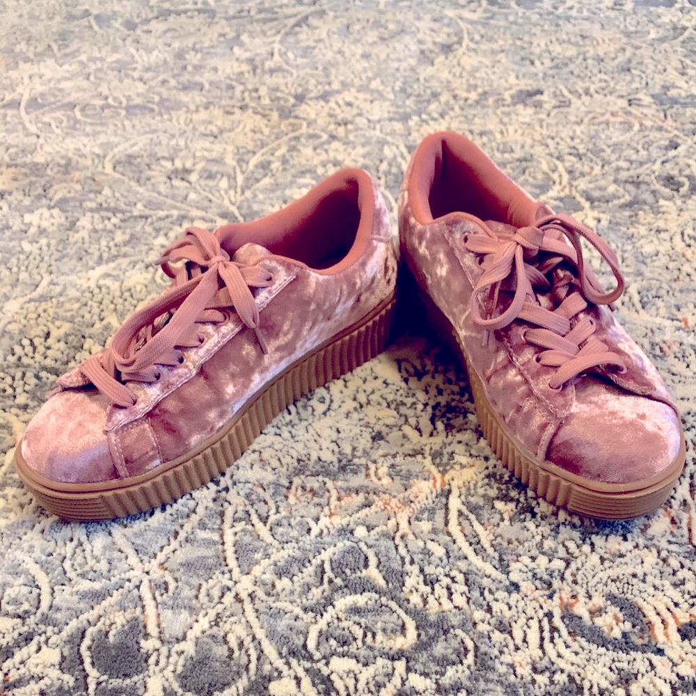 Velvet Rose Casual Kicks
